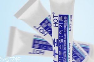 阿達(dá)帕林凝膠含激素嗎？