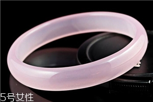 粉晶手鐲戴哪只手？左手才能發(fā)揮作用