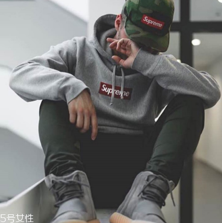 supreme衛(wèi)衣正品多少錢？全球哄搶的品牌