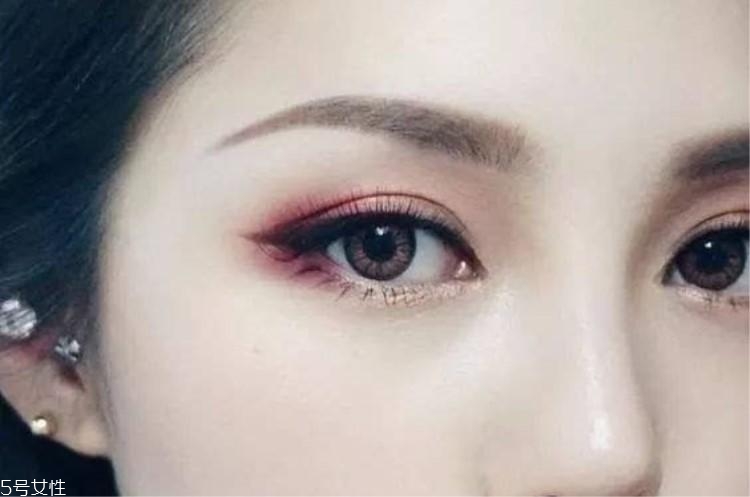 什么顏色的眼影顯白？這三種色號誰涂誰白