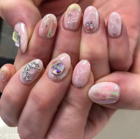 可撕指甲油哪個牌子好？女神都愛的六款健康指甲油