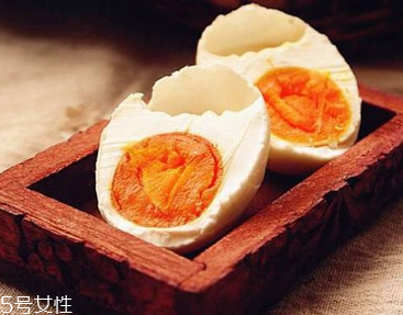 咸鴨蛋是腌制食品嗎？做法是腌制