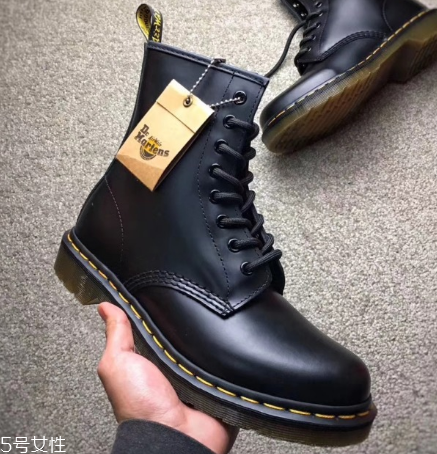 dr.martens是哪個(gè)國(guó)家的？首屈一指的工鞋品牌