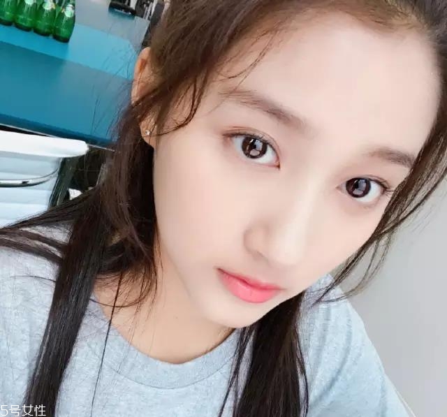 春天適合什么唇妝？4款簡單易上手的撩動唇色