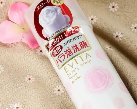 潔面泡沫能卸妝嗎？