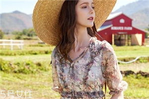 看櫻花穿什么裙子好看？清新美裙最相宜
