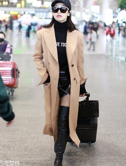 黑色打底衫怎么配衣服？時(shí)尚界的常青單品