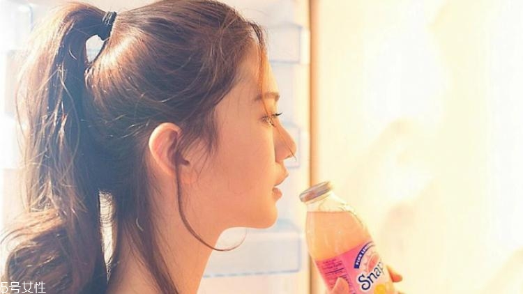 圓臉方臉適合什么扎發(fā)？2018流行少女扎發(fā)