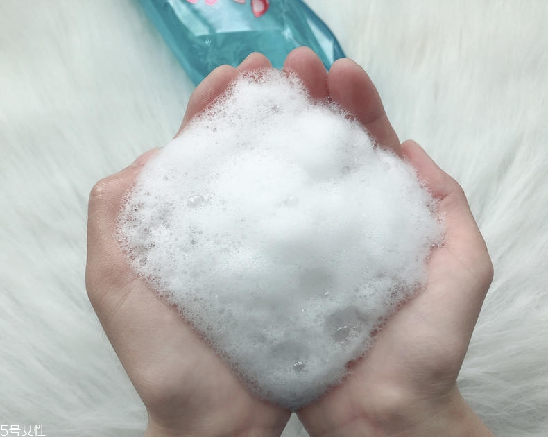 清揚(yáng)0硅油洗發(fā)水好用嗎？自帶高級感香調(diào)