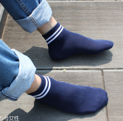 襪子能和衣服一起洗嗎？襪子最好單獨(dú)洗