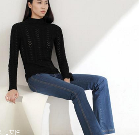 春天喇叭褲配什么上衣？搭出復(fù)古新時(shí)尚