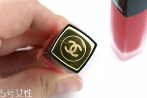 香奈兒印記唇釉154是啞光嗎？美到窒息的色號