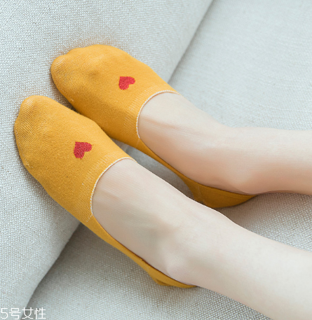 襪子粘有頭發(fā)怎么辦？巧妙利用身邊物品