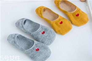 襪子粘有頭發(fā)怎么辦？巧妙利用身邊物品