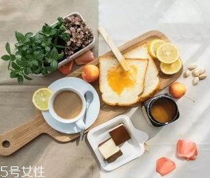 沃森麥盧卡蜂蜜怎么吃？watsonson麥盧卡蜂蜜這樣服用