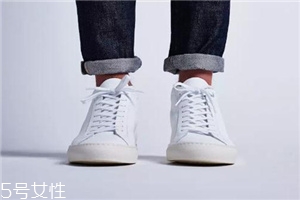 小白鞋可以用牙膏洗嗎？小白鞋用牙膏洗好處多