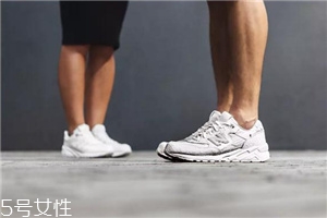 小白鞋洗了變黃怎么辦？小白鞋越洗越黃補救方法
