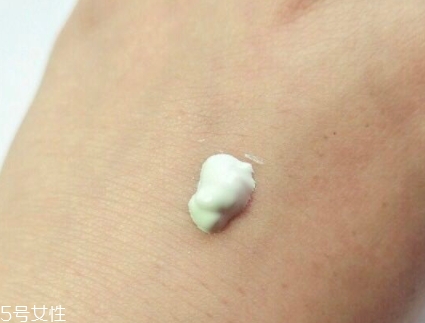 美膚寶和歐詩漫哪個好？
