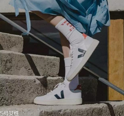 小白鞋清潔劑怎么打開？小白鞋清潔劑打開方法