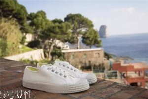 小白鞋清潔劑哪個(gè)好？小白鞋清潔劑品牌推薦