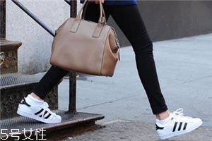 小白鞋怎么存放不發(fā)黃？小白鞋的存放方法