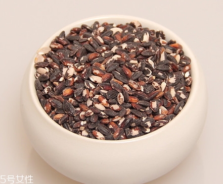 血糯米和黑米的區(qū)別 血糯米是黑米嗎？