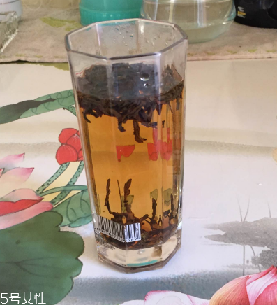 紅茶會影響睡眠嗎？喝紅茶會睡不著嗎？