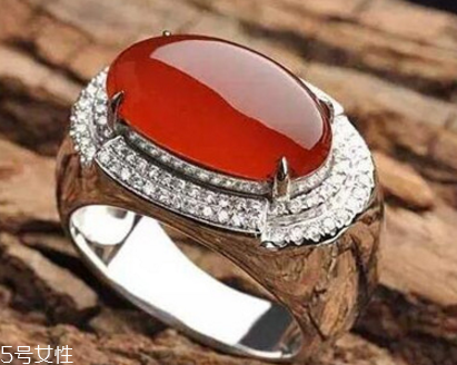紅翡翠價(jià)格一般多少？紅翡翠的市場(chǎng)價(jià)值