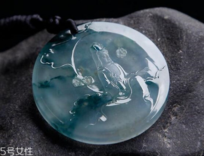 翡翠可以戴著洗澡嗎？翡翠洗澡能戴嗎