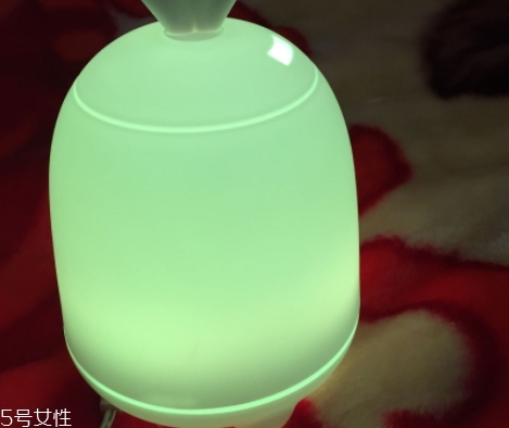 香薰機(jī)可以加香水嗎？香薰機(jī)香水可以代替精油嗎