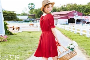 下半身胖怎么搭配衣服？下半身胖穿搭技巧