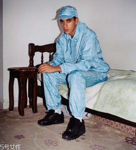 supreme與lacoste2018春夏聯(lián)名在哪買(mǎi)_有哪些款式