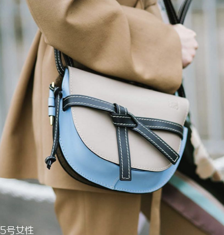 loewe gate bag多少錢？羅意威18新款馬鞍包價(jià)格