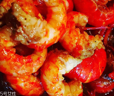 麻辣小龍蝦是海鮮嗎？麻辣小龍蝦屬于海鮮嗎？