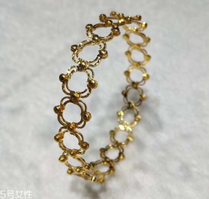 周大生伸縮戒指多少錢？周大生戒指變手鐲價格