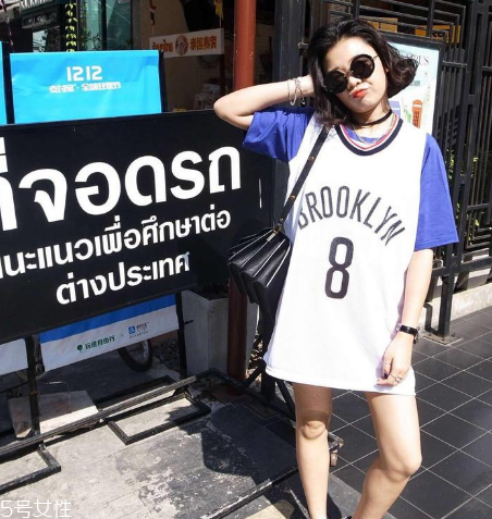胸大的女生穿什么上衣？適合大胸女生的穿搭