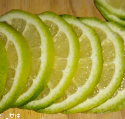 青檸檬可以敷臉嗎？青檸檬敷臉能美白嗎？