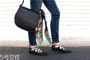 瑪麗珍鞋怎么搭配衣服？瑪麗珍鞋搭配圖片