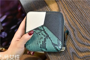 錢包長毛了怎么清洗？錢包長毛清洗方法