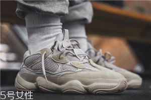 yeezy 500偏碼嗎？yeezy 500鞋碼標(biāo)準(zhǔn)嗎
