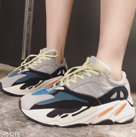 yeezy 700偏碼嗎？yeezy 700碼數(shù)正常嗎