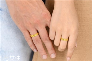 周生生六字真言戒指多少錢？周生生六字大明咒戒指價(jià)位