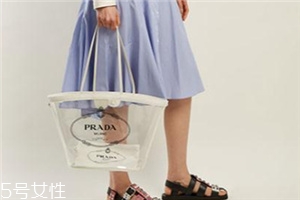 prada pvc塑料透明包多少錢？prada透明塑料包價格