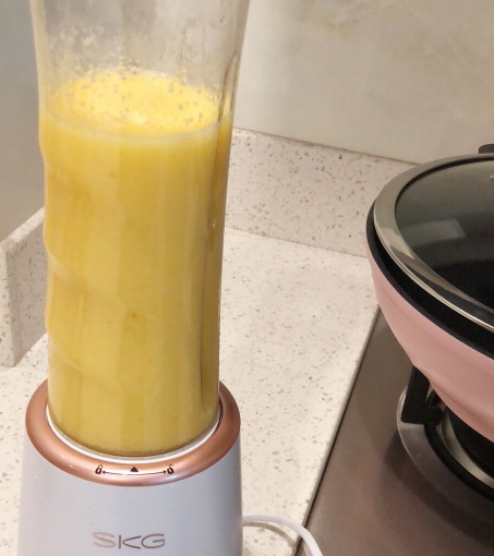 skg和小熊哪個(gè)品牌好？skg和小熊對比