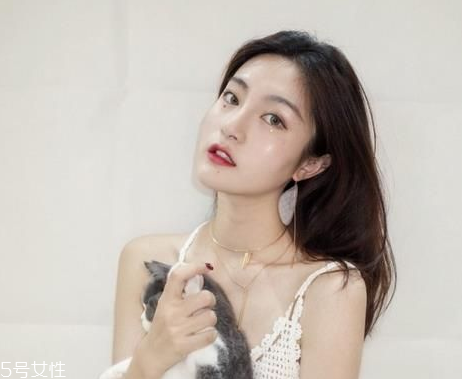 睡眠面膜能涂在眼睛周?chē)鷨?睡眠面膜的使用誤區(qū)