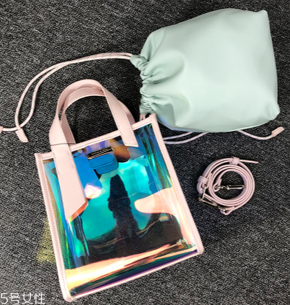 小ck鐳射包有幾種顏色？charles keith鐳射包顏色介紹