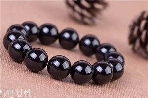 黑瑪瑙手串戴哪只手？黑瑪瑙手串佩戴忌諱