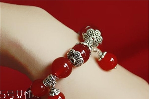 瑪瑙可以戴著睡覺(jué)嗎？瑪瑙睡覺(jué)要摘下來(lái)嗎