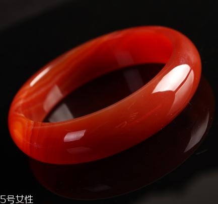 瑪瑙手鐲什么顏色好？瑪瑙手鐲顏色挑選方法