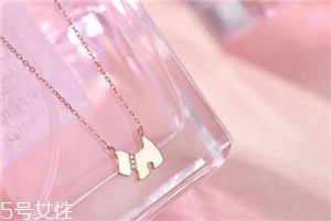 項(xiàng)鏈?zhǔn)屈S金還是k金好？項(xiàng)鏈選黃金還是k金